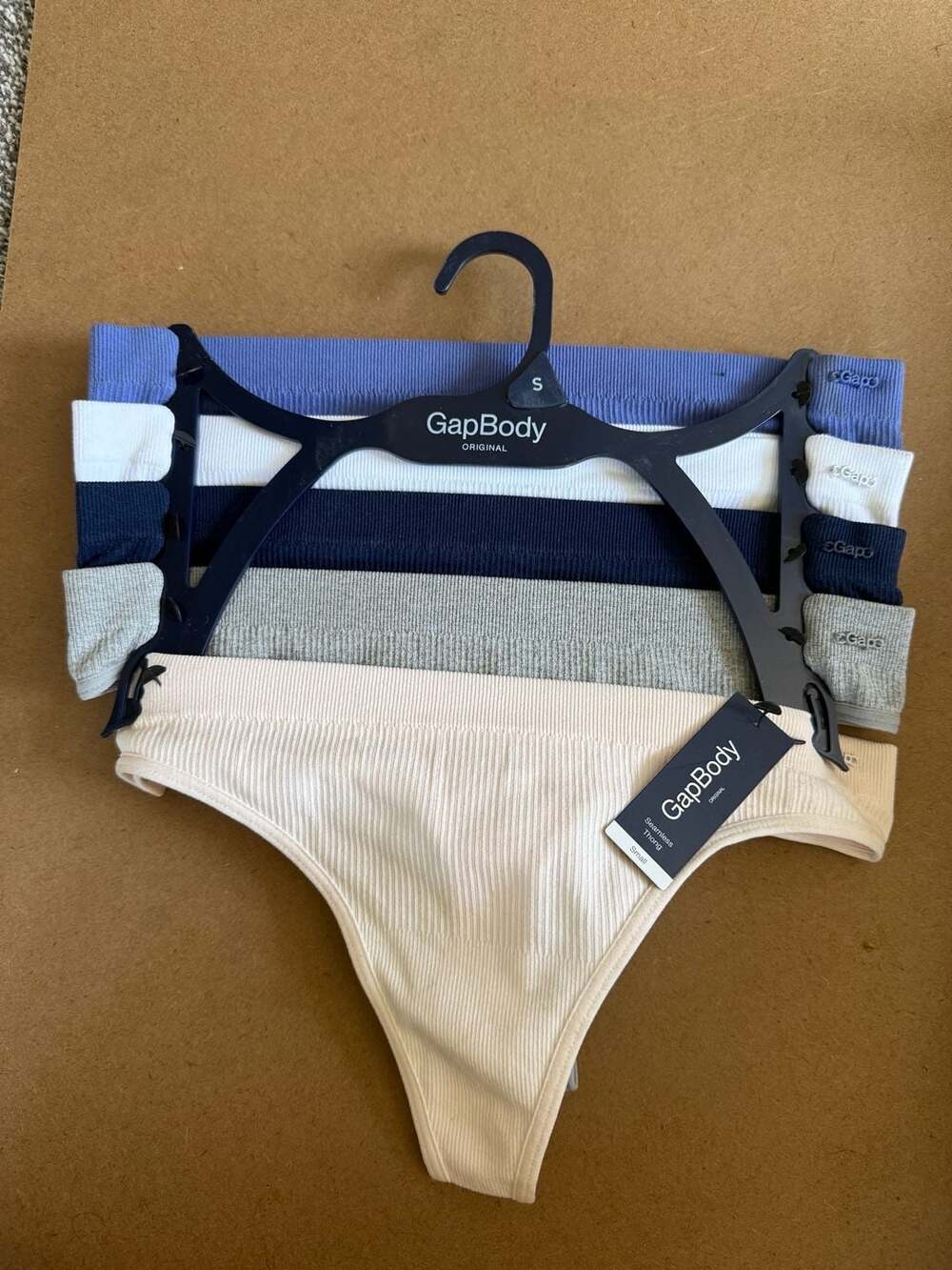 GapBody Seamless Ribbed Thong 5-Pack, Size Small